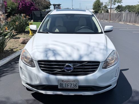 Used 2016 Volvo XC60 T6 w/ Proximity Package AWD/4WD image 7