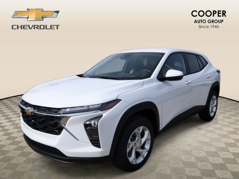 New 2026 Chevrolet Trax LS w/ LS Convenience Package FWD image 10