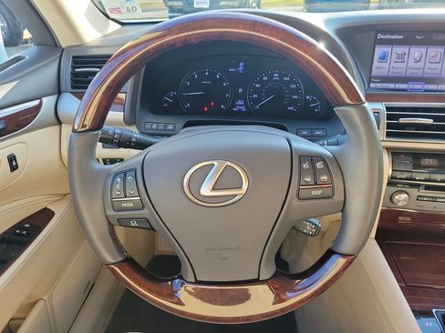 Used 2014 Lexus LS 460 image 27