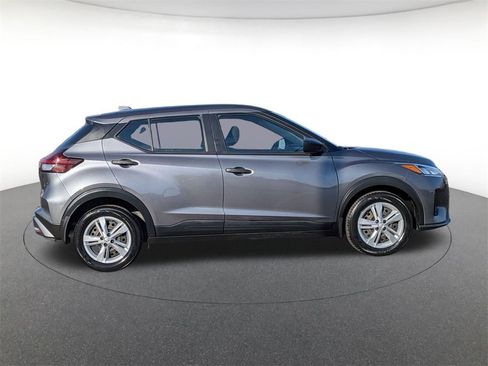 Used 2024 Nissan Kicks S image 4