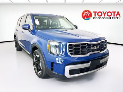 Used 2023 Kia Telluride S w/ S Sunroof Package