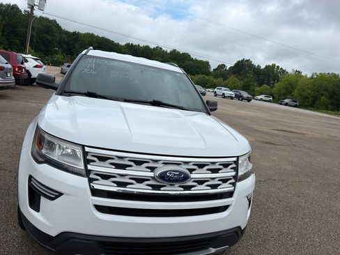 Used 2019 Ford Explorer XLT w/ Class III Trailer Tow Package FWD image 2
