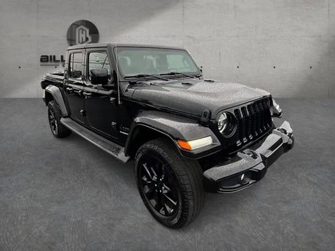 Used 2021 Jeep Gladiator Overland AWD/4WD image 3