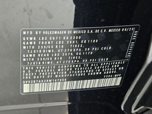 Certified 2024 Volkswagen Tiguan SE image 32