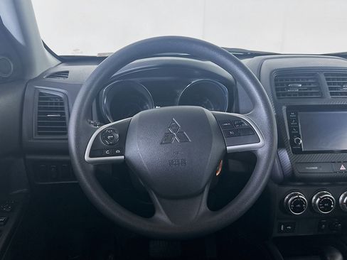 Used 2025 Mitsubishi Outlander Sport ES image 17