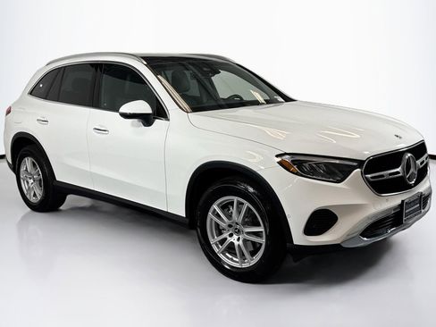 Used 2025 Mercedes-Benz GLC 300 image 3