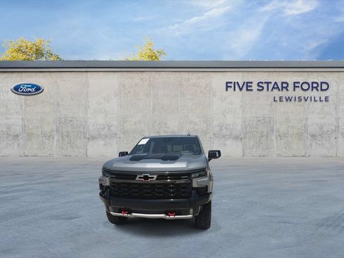 Used 2023 Chevrolet Silverado 1500 ZR2 w/ Technology Package AWD/4WD image 3