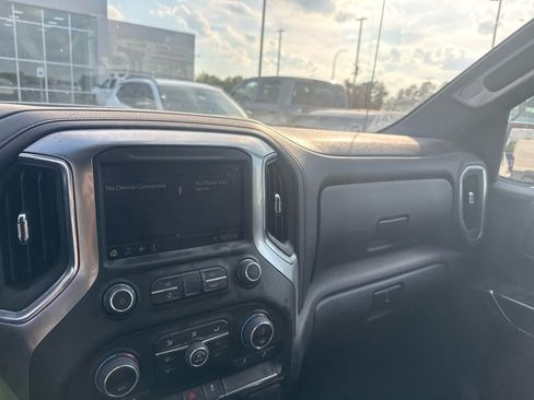 Used 2022 Chevrolet Silverado 1500 RST w/ Z71 Off-Road Package AWD/4WD image 7
