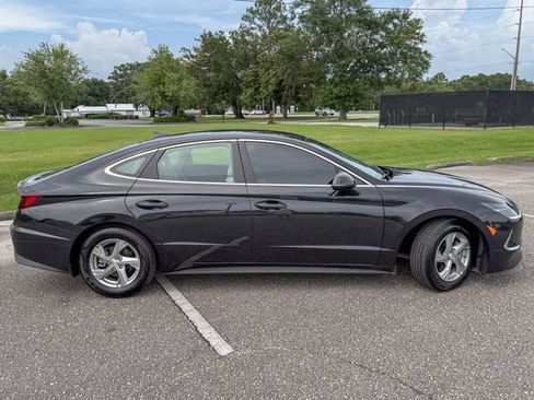 Used 2023 Hyundai Sonata SE w/ Preferred Accessory Package FWD image 3