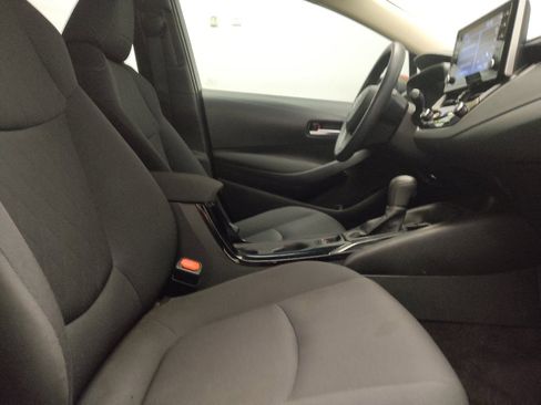 Used 2021 Toyota Corolla LE w/ LE Convenience Package FWD image 21