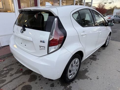 Used 2016 Toyota Prius C Three image 6