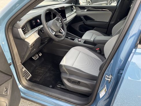 New 2026 Volkswagen Tiguan SE R-Line image 10