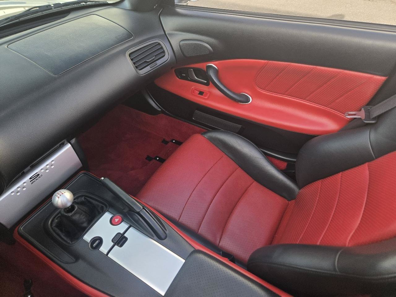 Used 2004 Honda S2000 image 38