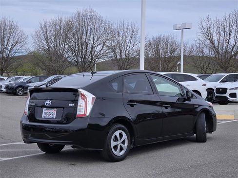 Used 2015 Toyota Prius Three image 4