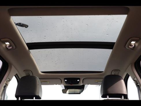 Used 2025 Kia Sorento SX image 16