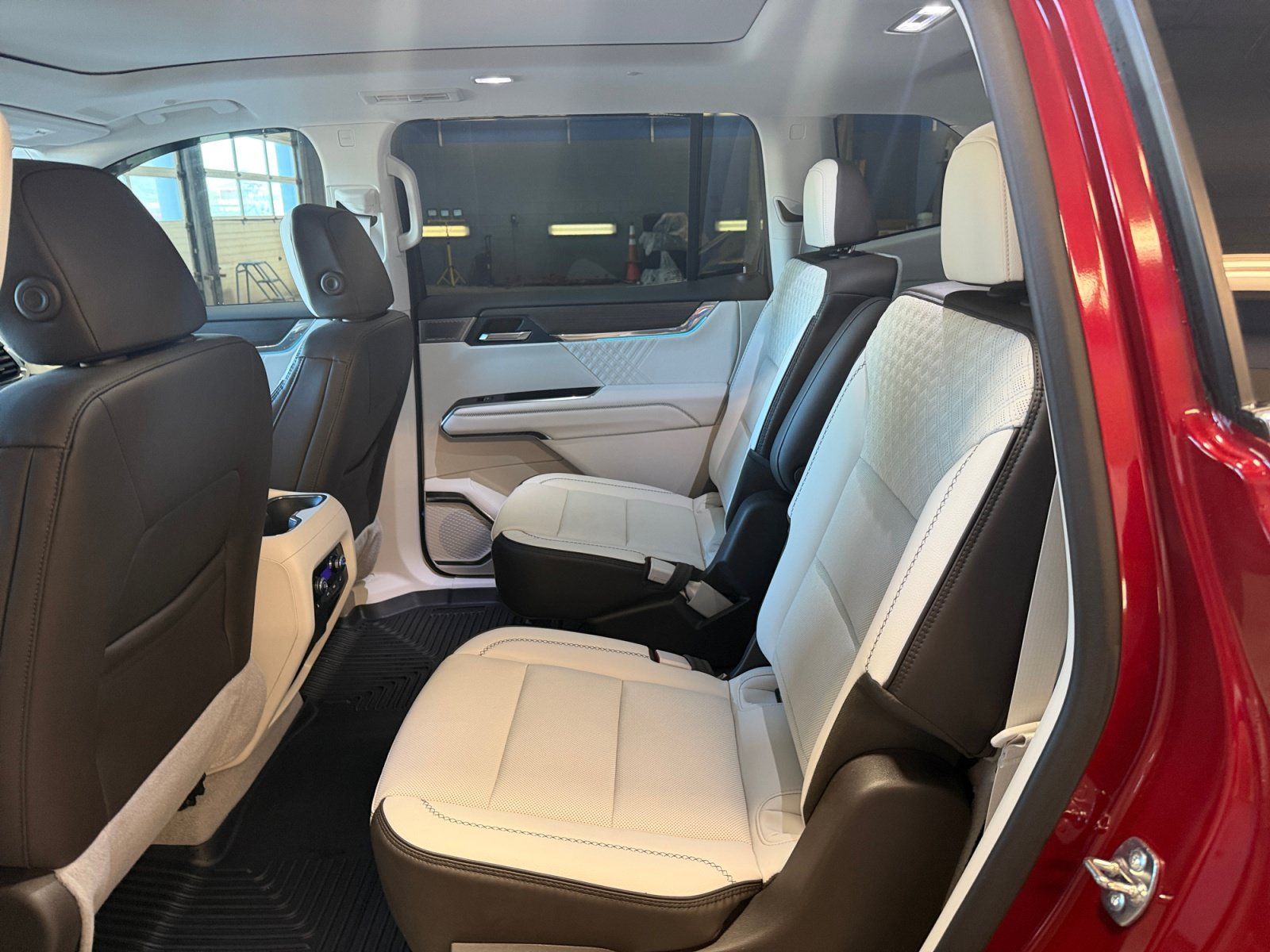 Used 2025 GMC Acadia Denali w/ Super Cruise Package AWD/4WD image 17