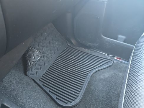 Used 2018 Chevrolet Silverado 1500 LT w/ All Star Edition image 6