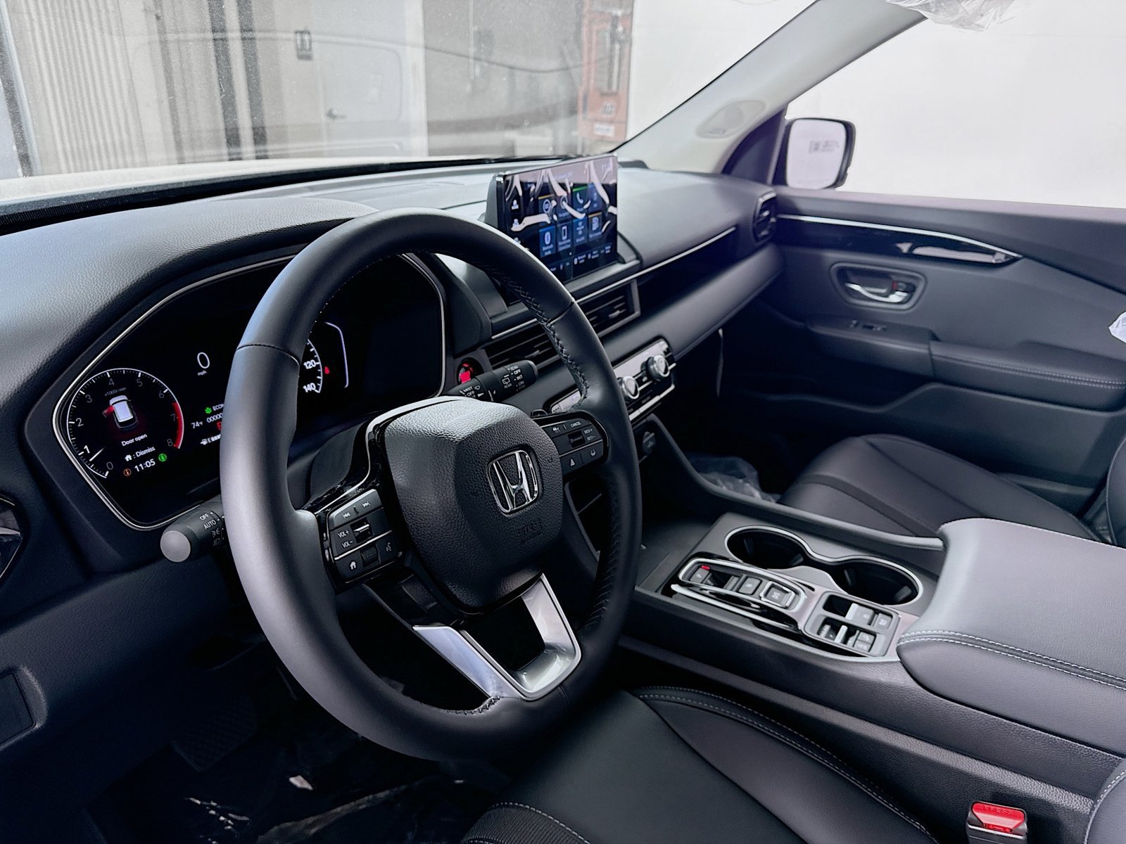 Used 2025 Honda Pilot Touring image 13