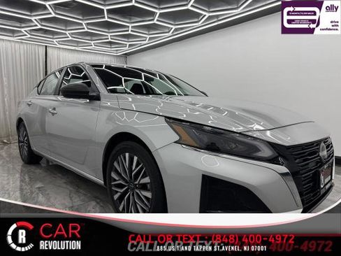 Used 2024 Nissan Altima 2.5 SV image 1