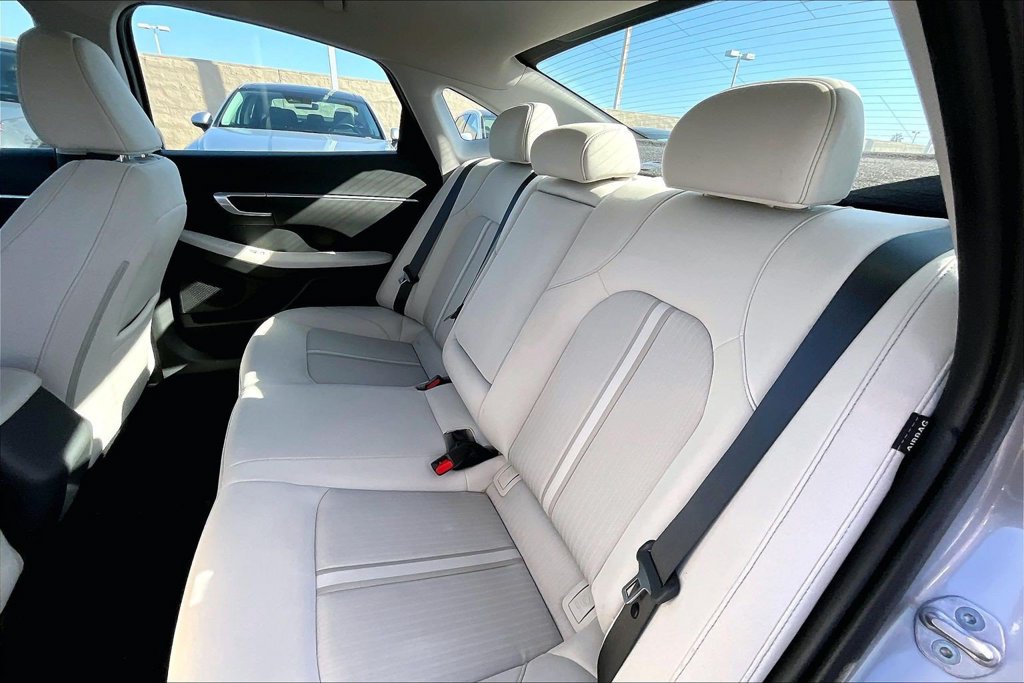 Certified 2023 Hyundai Sonata SEL FWD image 16
