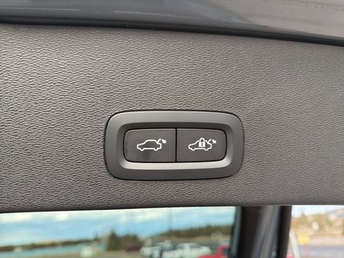 Used 2023 Volvo C40 P8 Recharge Plus w/ Climate Package image 18