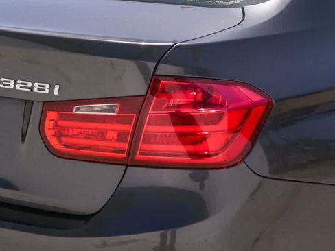Used 2013 BMW 328i Sedan RWD image 11