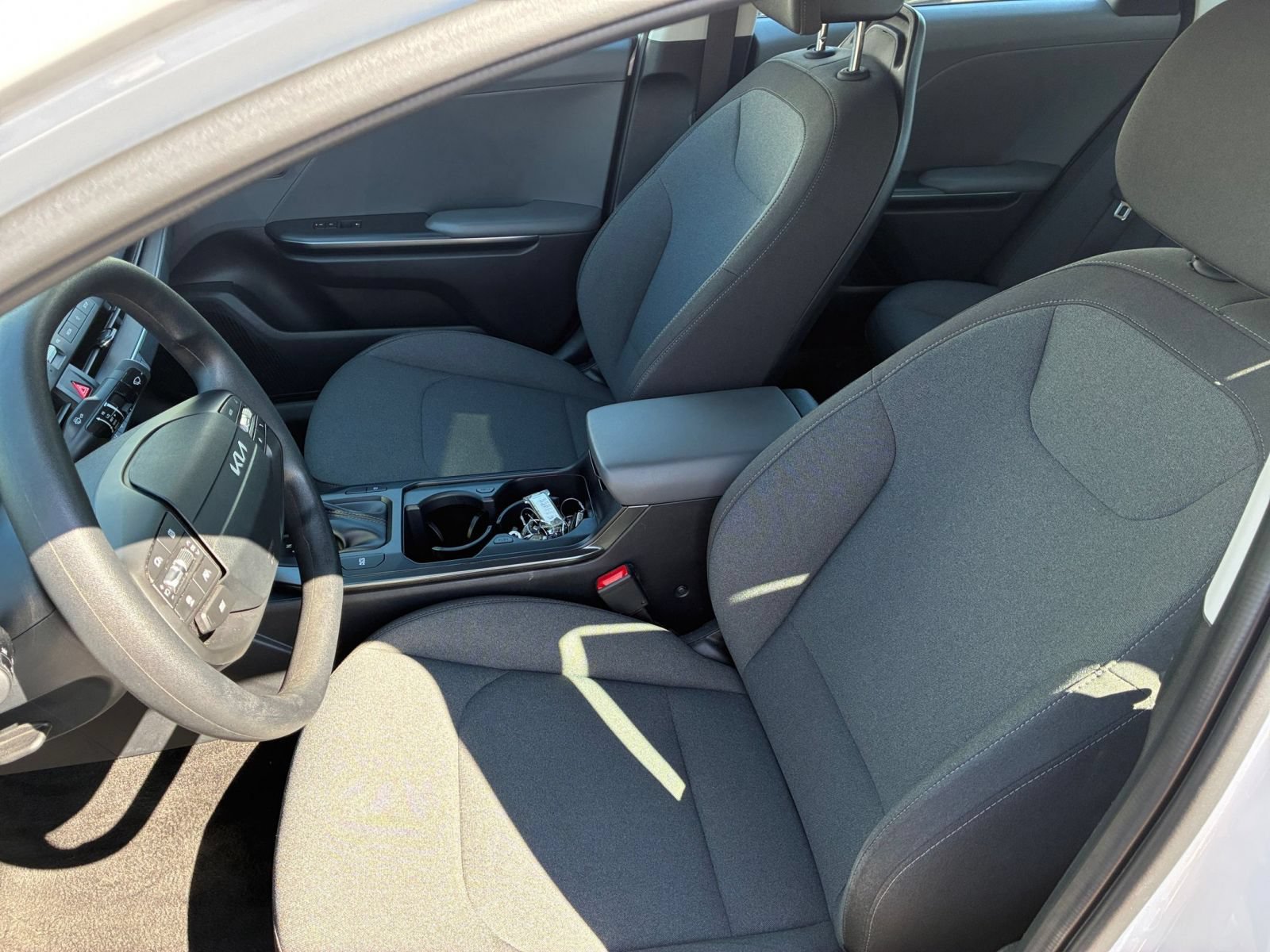 Used 2025 Kia K4 FWD image 32