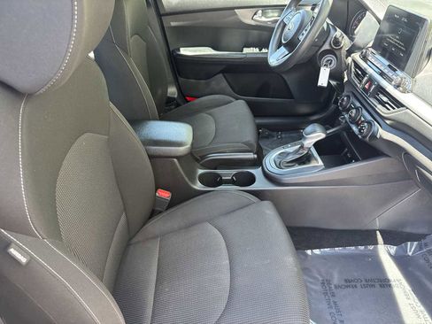 Used 2021 Kia Forte LXS FWD image 18