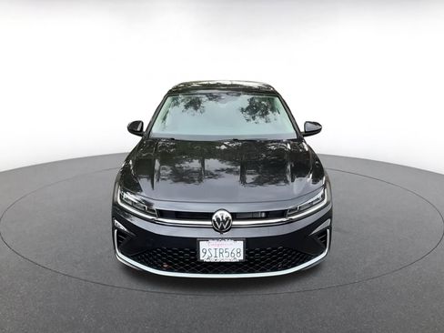 Used 2025 Volkswagen Jetta SE image 7