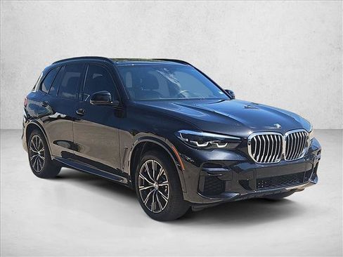 Used 2022 BMW X5 sDrive40i w/ M Sport Package RWD image 3