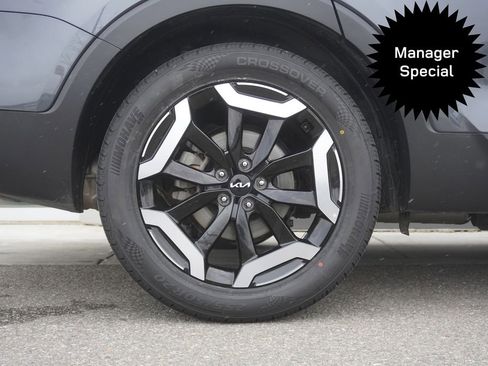 Used 2024 Kia Telluride EX image 34