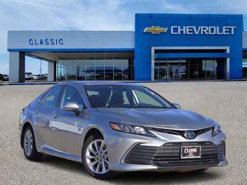 Used 2024 Toyota Camry LE image 1
