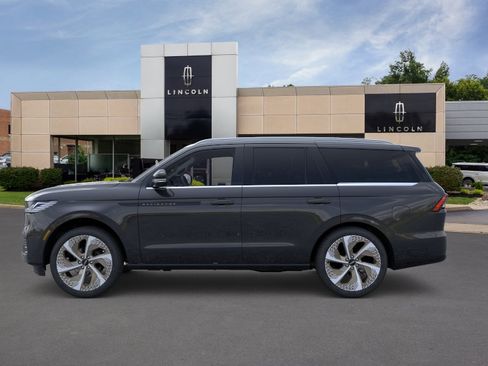 New 2026 Lincoln Navigator Black Label AWD/4WD image 4