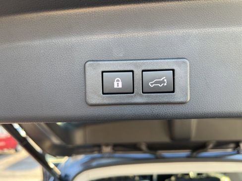 Certified 2025 Subaru Ascent Bronze Edition w/ Popular Package #2 image 9