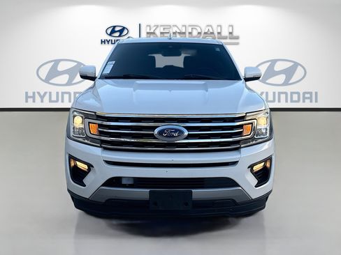 Used 2018 Ford Expedition Max XLT w/ Equipment Group 202A image 2