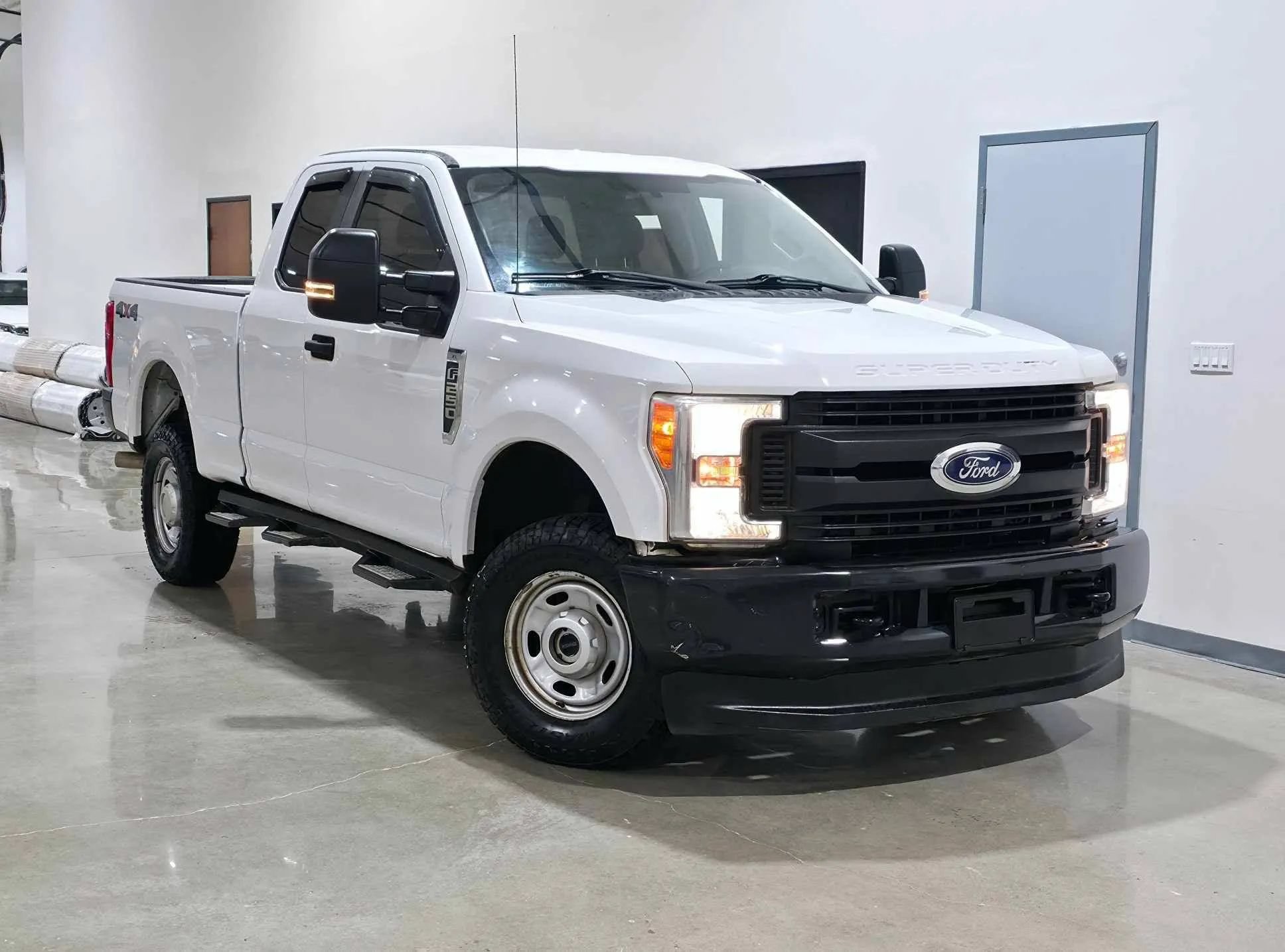 Used 2017 Ford F250 XL w/ Power Equipment Group AWD/4WD image 1