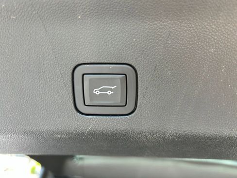 Used 2023 Cadillac Escalade ESV Premium Luxury RWD image 43