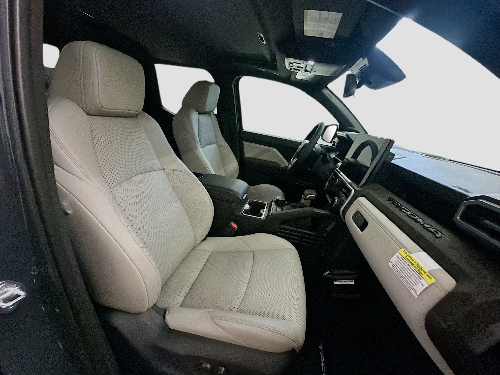 Used 2025 Toyota Tacoma Limited AWD/4WD image 33