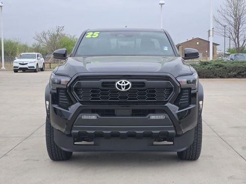 Used 2025 Toyota Tacoma TRD Off-Road w/ TRD Off Road Upgrade Package AWD/4WD image 2