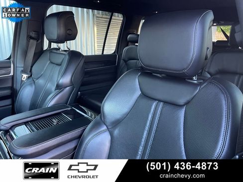 Used 2023 Jeep Wagoneer Base image 24