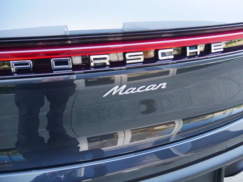 New 2026 Porsche Macan AWD/4WD image 40