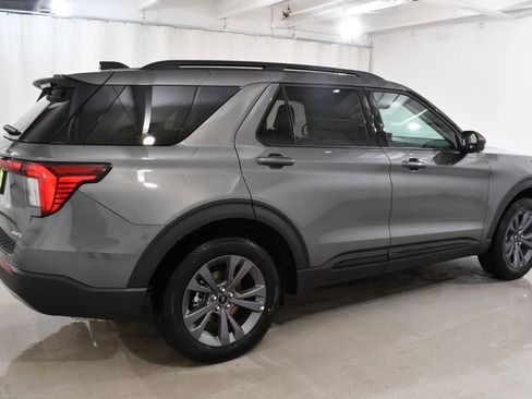 New 2026 Ford Explorer Active w/ Active Comfort Package image 11