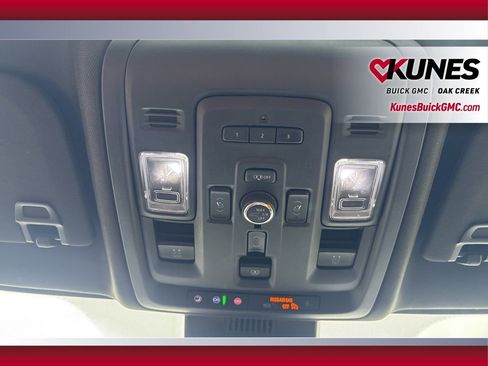 Used 2023 GMC Yukon XL Denali image 25