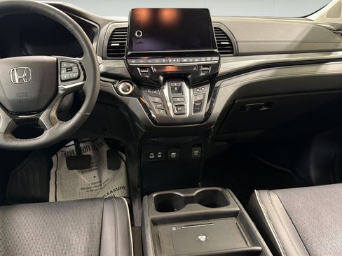 Used 2025 Honda Odyssey Elite image 24