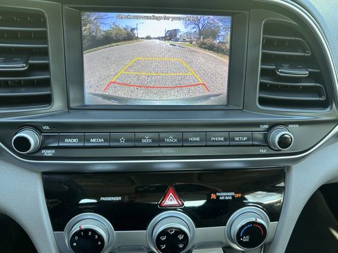 Used 2019 Hyundai Elantra SEL image 14