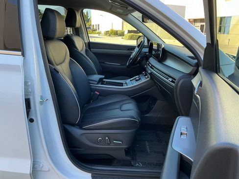 Used 2024 Hyundai Palisade SEL FWD image 19