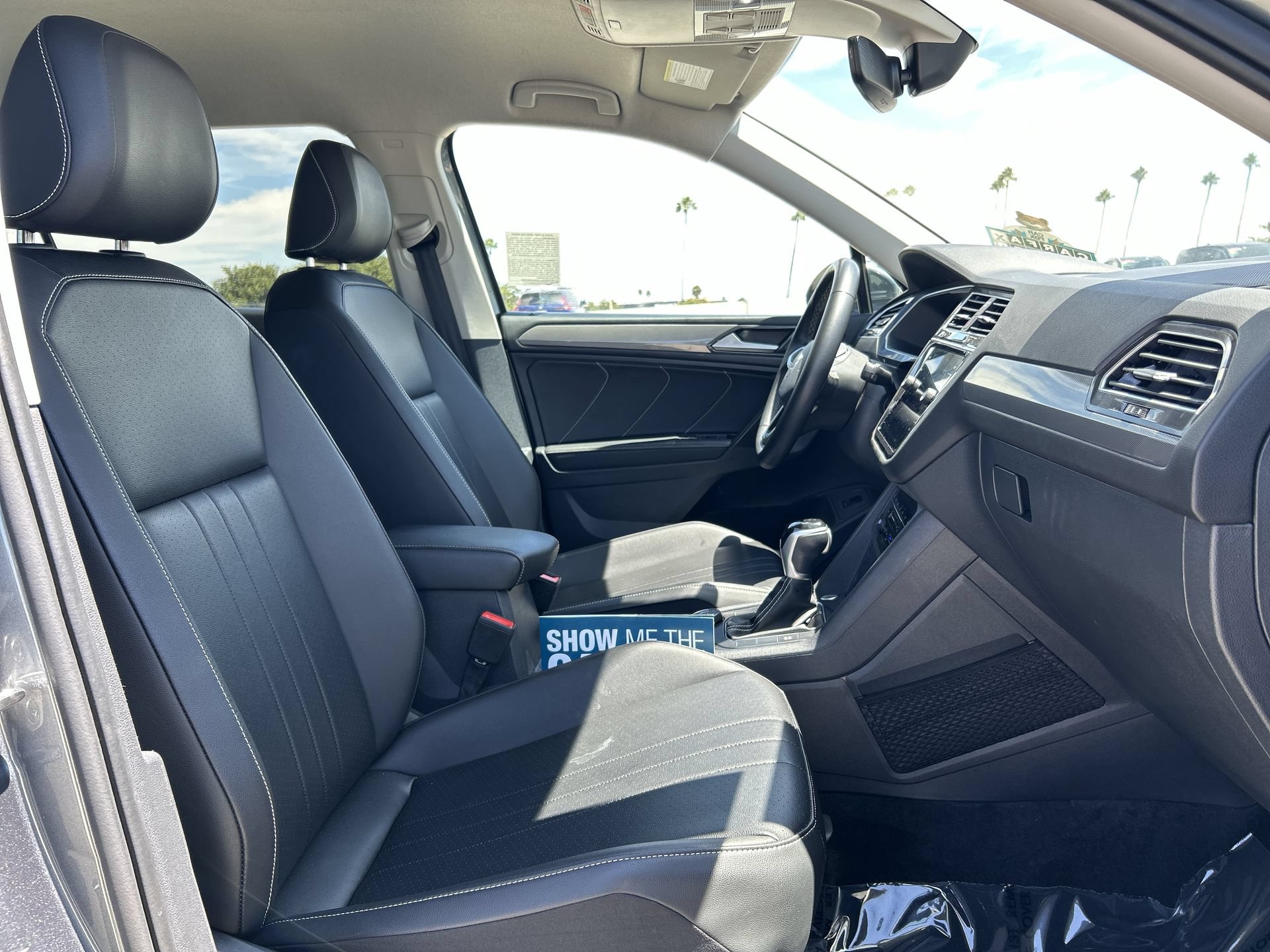 Used 2024 Volkswagen Tiguan SE AWD/4WD image 25