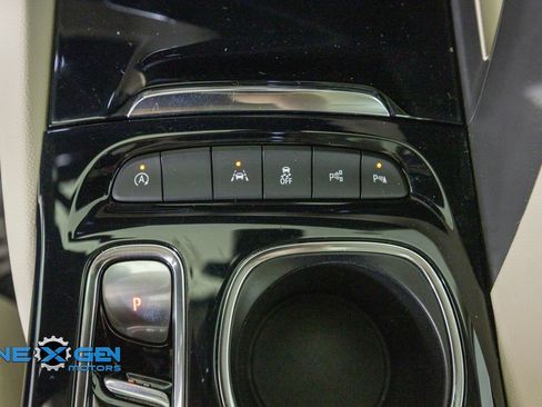 Used 2022 Buick Envision Avenir w/ Technology Package II FWD image 24