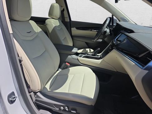 Used 2023 Cadillac XT6 Premium Luxury AWD/4WD image 10