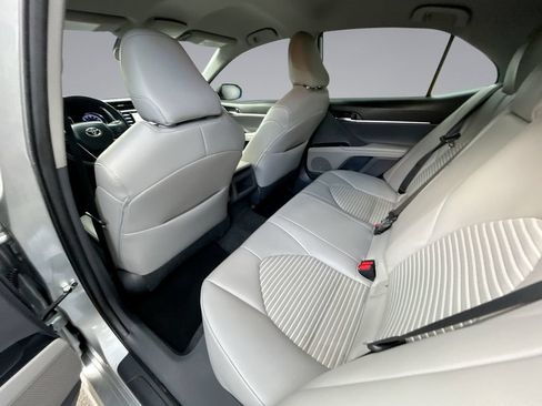 Used 2019 Toyota Camry SE FWD image 33